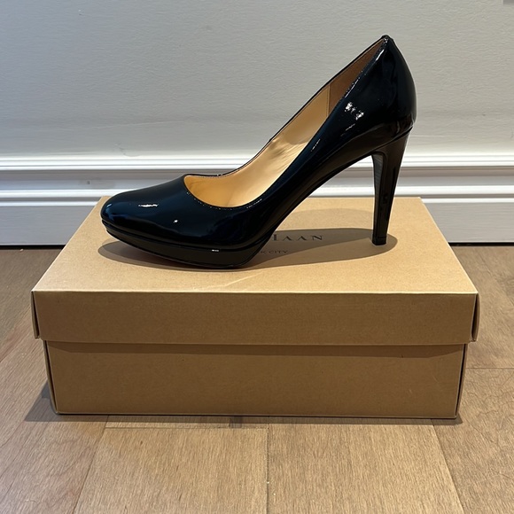 Cole Haan black patent Chelsea pumps - Picture 5 of 8